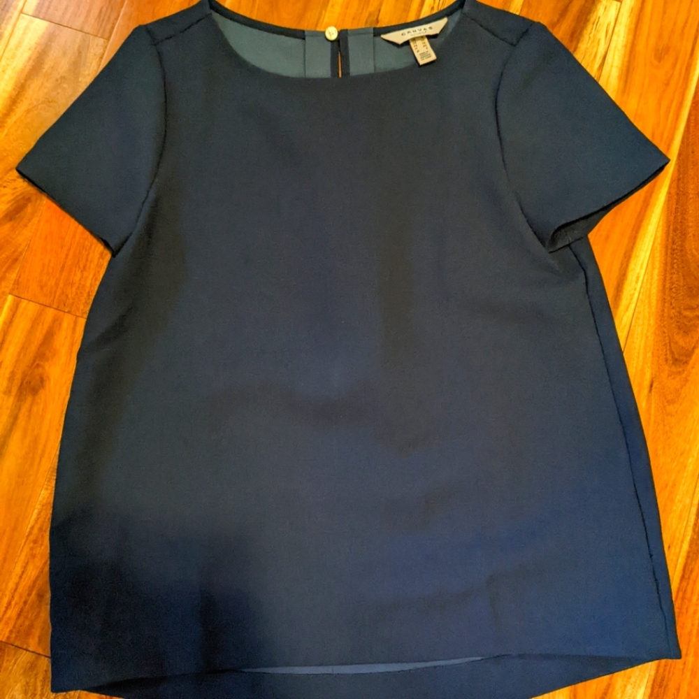 New without tags canvas by lands end women's size 4 navy shirt